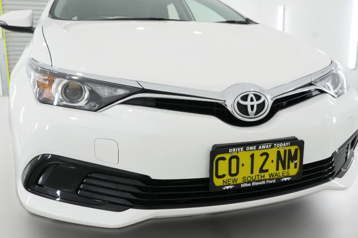 2017 Toyota Corolla ZRE182R Ascent Hatchback Image 18
