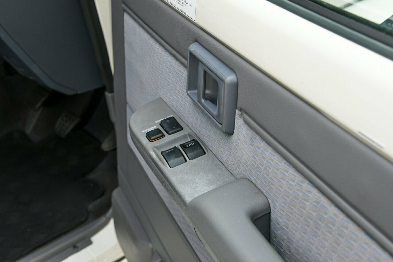 2017 Toyota Landcruiser VDJ79R GXL Cab Chassis Image 20