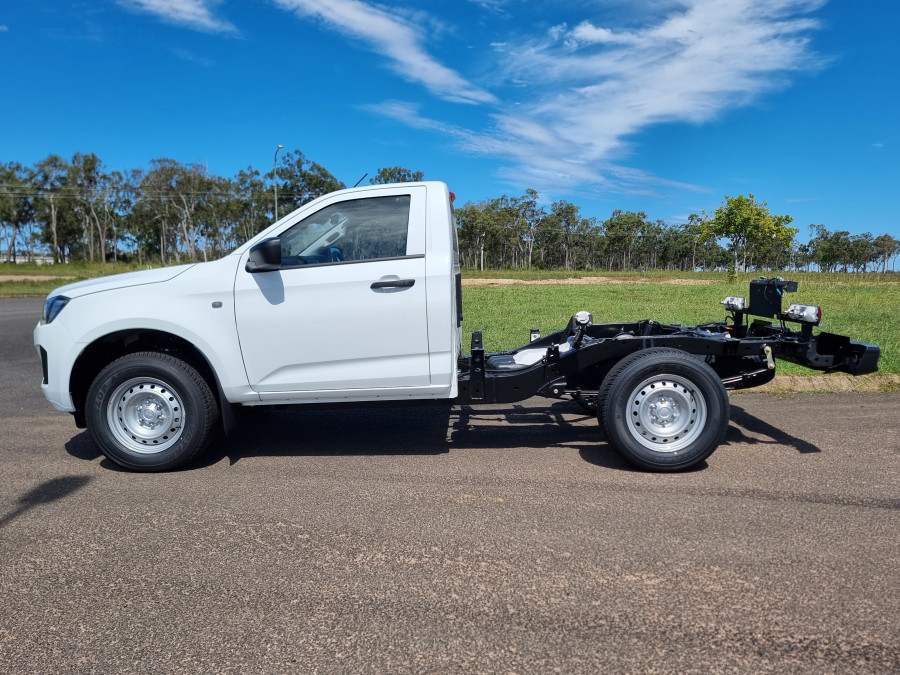 2026 Isuzu D-MAX RG SX Cab Chassis Image 6