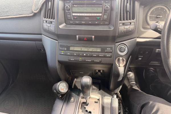2009 Toyota LandCruiser VDJ200R GXL SUV Image 21