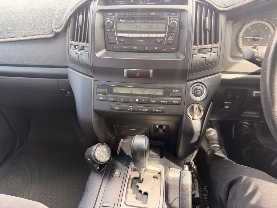 2009 Toyota LandCruiser VDJ200R GXL SUV Image 21