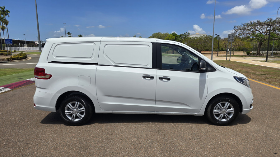 2026 MY25 LDV G10 SV7C + Van Image 18
