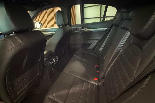 2023 Alfa Romeo Stelvio Series 5 Veloce SUV Image 21