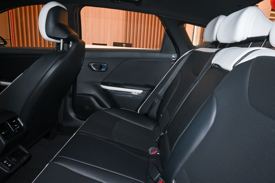 2025 Kia K4 CL4m GT-Line Sedan Image 9
