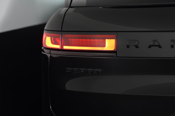 2023 Land Rover Range Rover Sport Sport D300 Se Dynamic (221kw) SUV Image 19