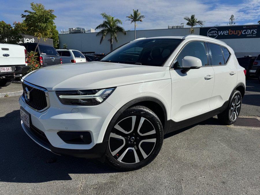 2020 Volvo XC40 XZ T4 Momentum SUV Image 1