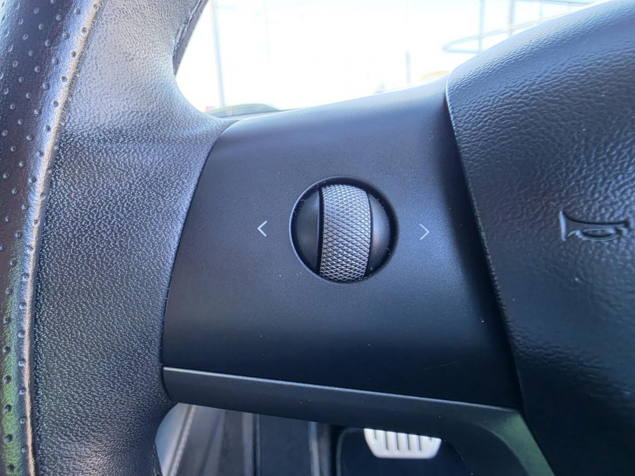 2021 Tesla Model 3  Performance Sedan Image 21