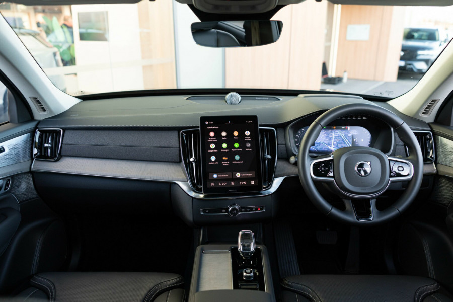2025 MY26 Volvo XC90 L Series Ultra B5 Dark SUV Image 4