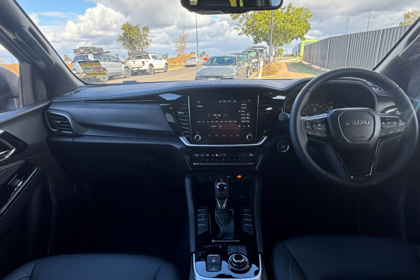 2026 Isuzu MU-X RJ LS-T SUV Image 11