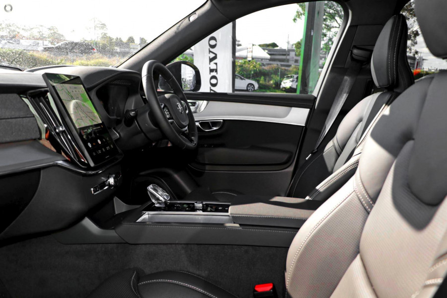 2026 Volvo XC90 L Series Black Edition SUV Image 6