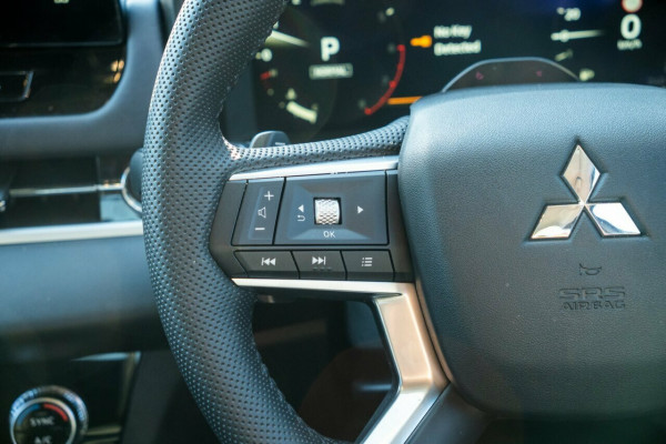 2025 Mitsubishi Outlander ZM LS SUV Image 11