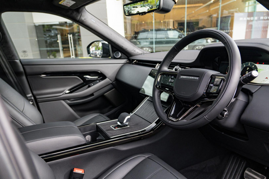 2026 MY26.5 Land Rover Range Rover Evoque L551 P300e Autobiography SUV