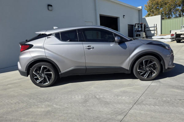 2022 Toyota C-HR NGX10R Koba SUV Image 2