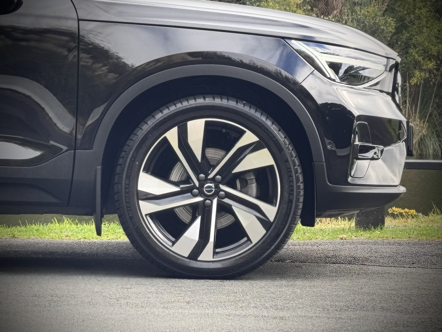 2023 Volvo XC40 XZ Ultimate B5 Dark SUV Image 10