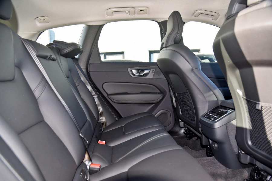 2025 Volvo XC60 UZ Plus B5 SUV Image 11