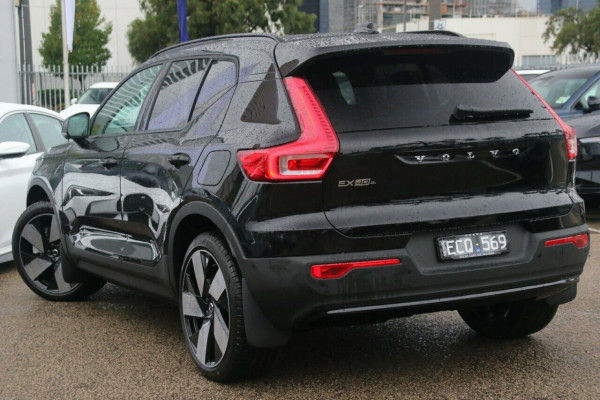 2026 Volvo EX40  Ultra Twin Motor Performance SUV Image 3