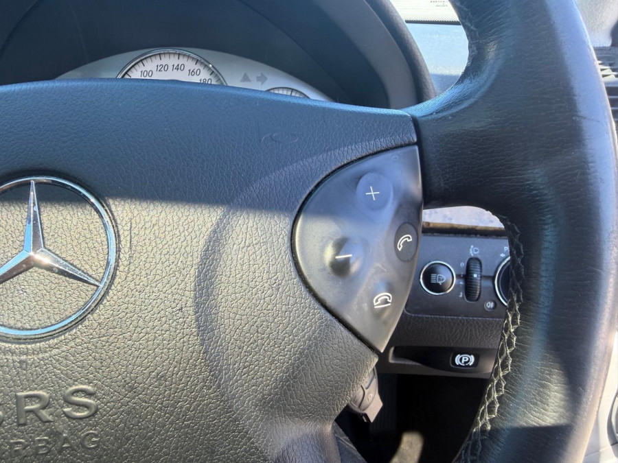 2004 Mercedes-Benz E-Class W211 E500 Elegance Sedan Image 18