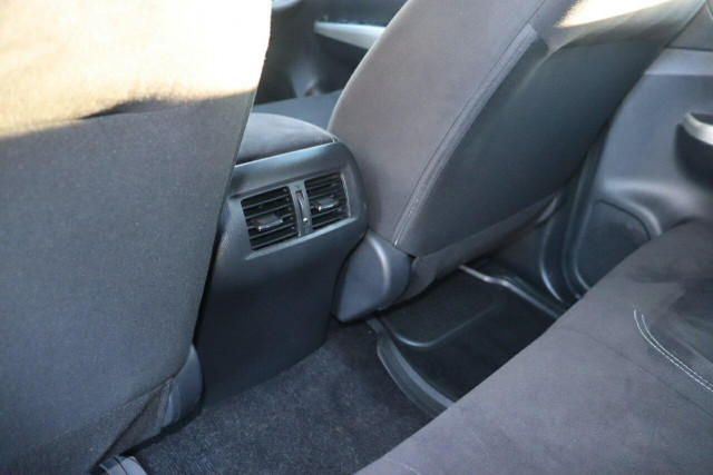2018 Nissan Navara D23 Series 3 ST Dual Cab Pickup Image 23