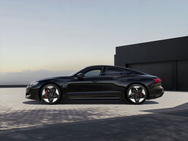 2026 Audi RS e-tron GT F83  Coupe image 5