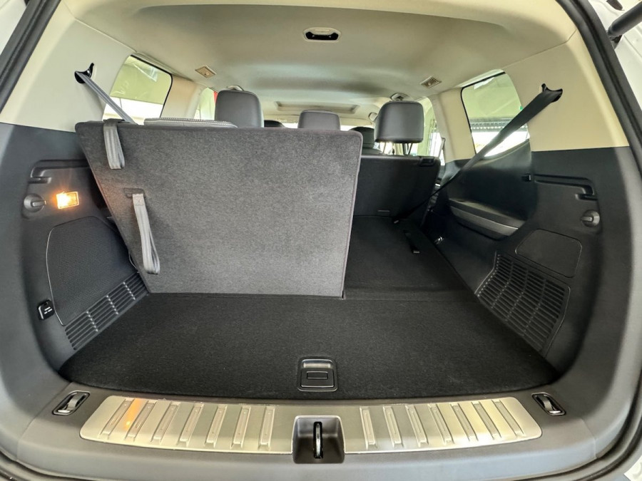 2025 LDV D90 SV9A Executive SUV Image 15