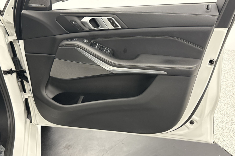 2018 BMW X5 G05 M50d SUV Image 18