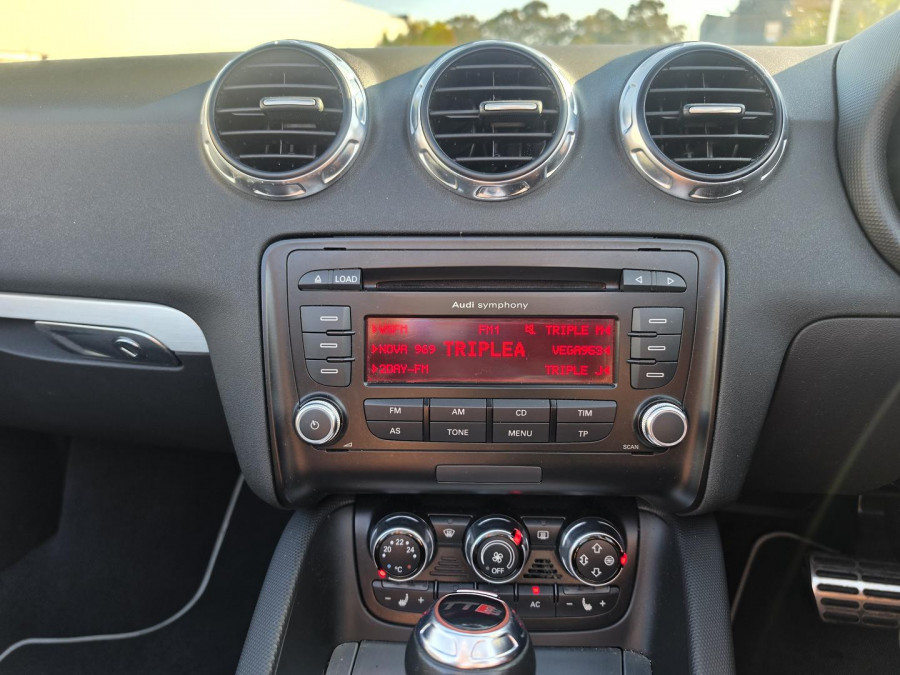 2009 Audi TTS 8J  Convertible Image 18