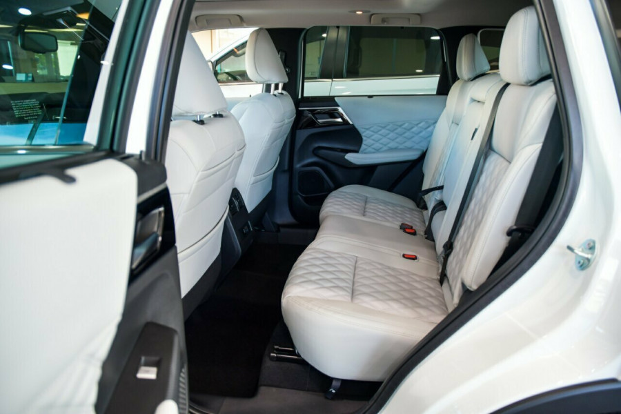 2024 Mitsubishi Outlander ZM Exceed SUV Image 10