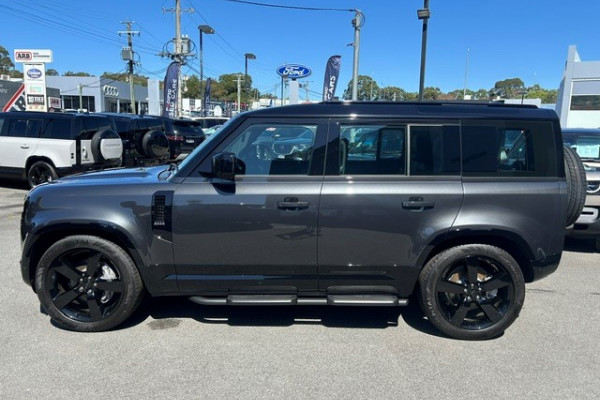 2025 MY26 Land Rover Defender L663 110 D350 X-Dynamic HSE SUV Image 3