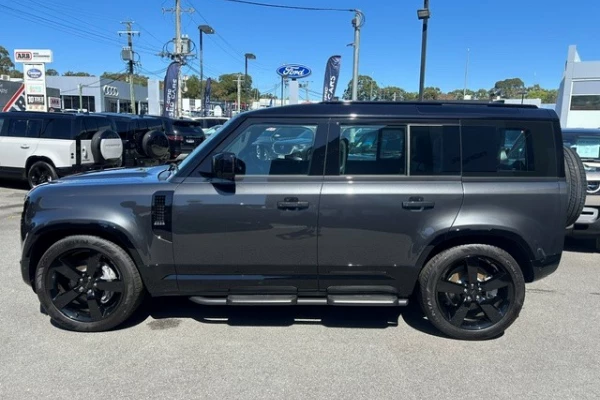 2025 MY26 Land Rover Defender L663 110 D350 X-Dynamic HSE SUV Image 3