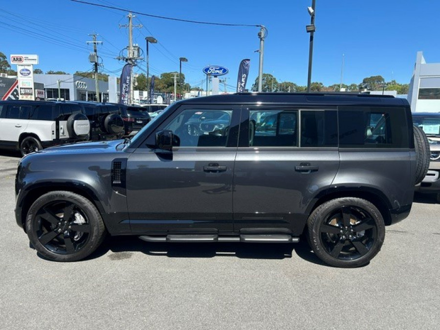 2025 MY26 Land Rover Defender L663 110 D350 X-Dynamic HSE SUV Image 3