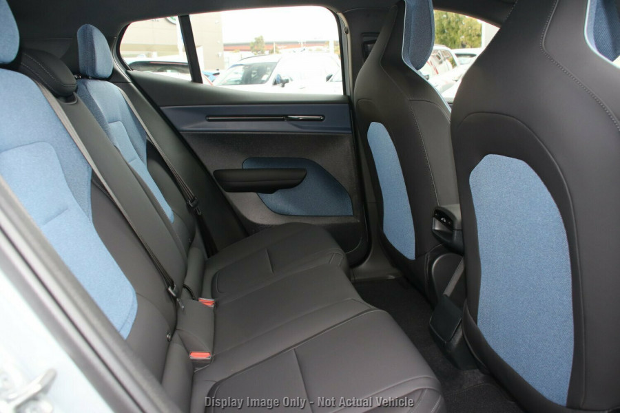 2025 Volvo EX30  Twin Motor Performance Ultra SUV Image 8