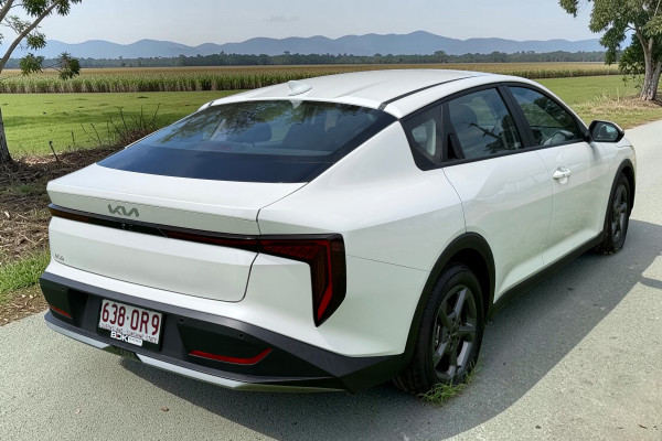 2025 Kia K4 CL4m S Sedan Image 4