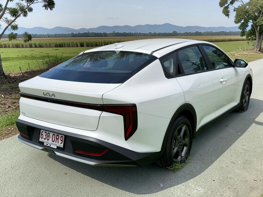 2025 Kia K4 CL4m S Sedan Image 4