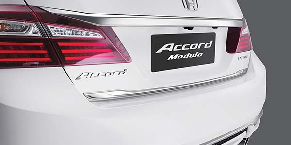 <img src="CHROME BOOT LID GARNISH