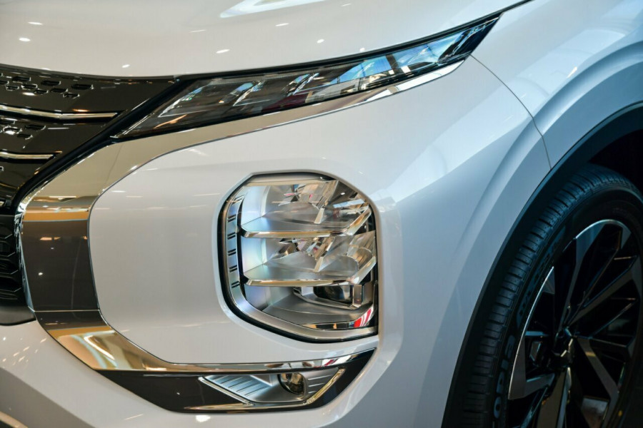 2024 Mitsubishi Outlander ZM Exceed SUV Image 9