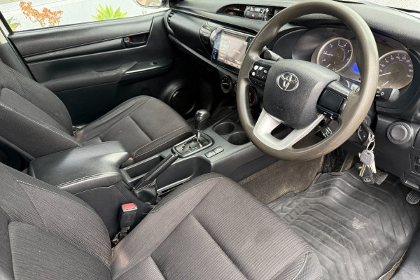 2017 Toyota HiLux GUN126R SR Cab Chassis Image 9