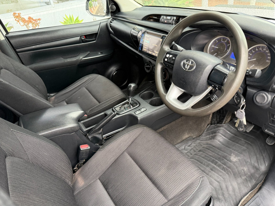 2017 Toyota HiLux GUN126R SR Cab Chassis Image 9