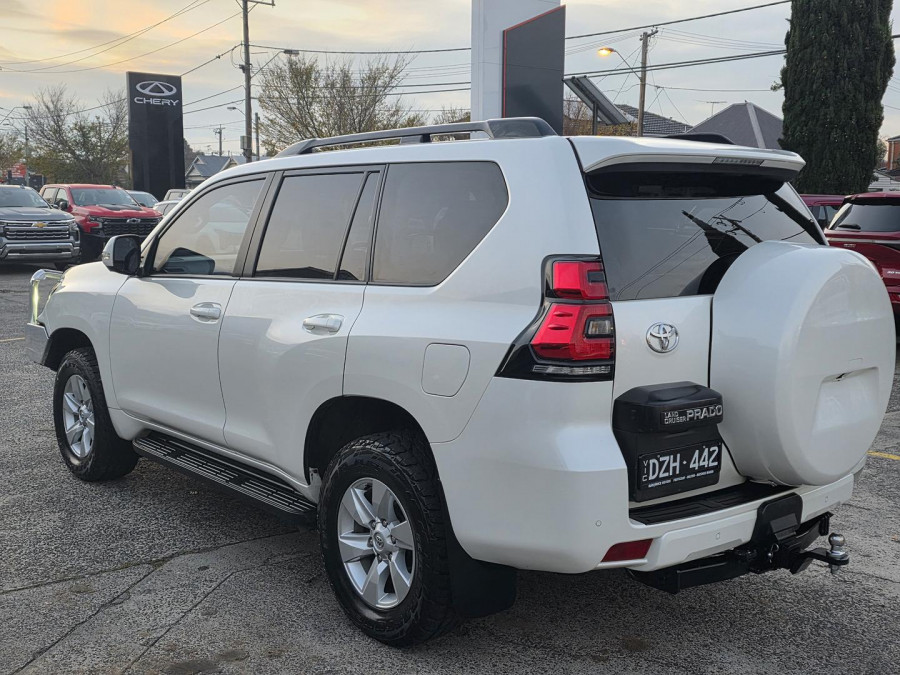 2023 Toyota LandCruiser Prado GDJ150R GXL SUV Image 5