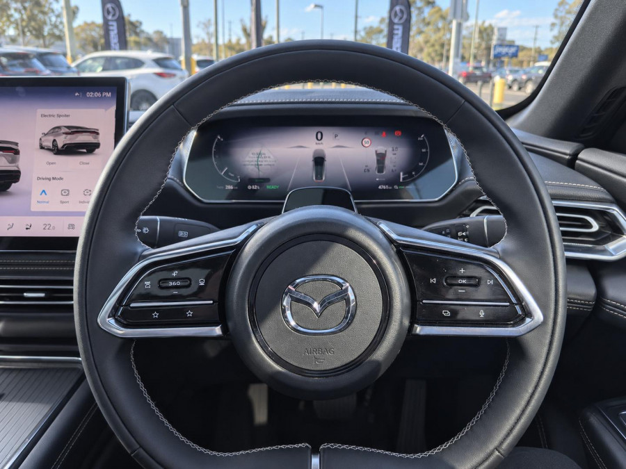 2026 Mazda 6e  GT Hatch Image 7