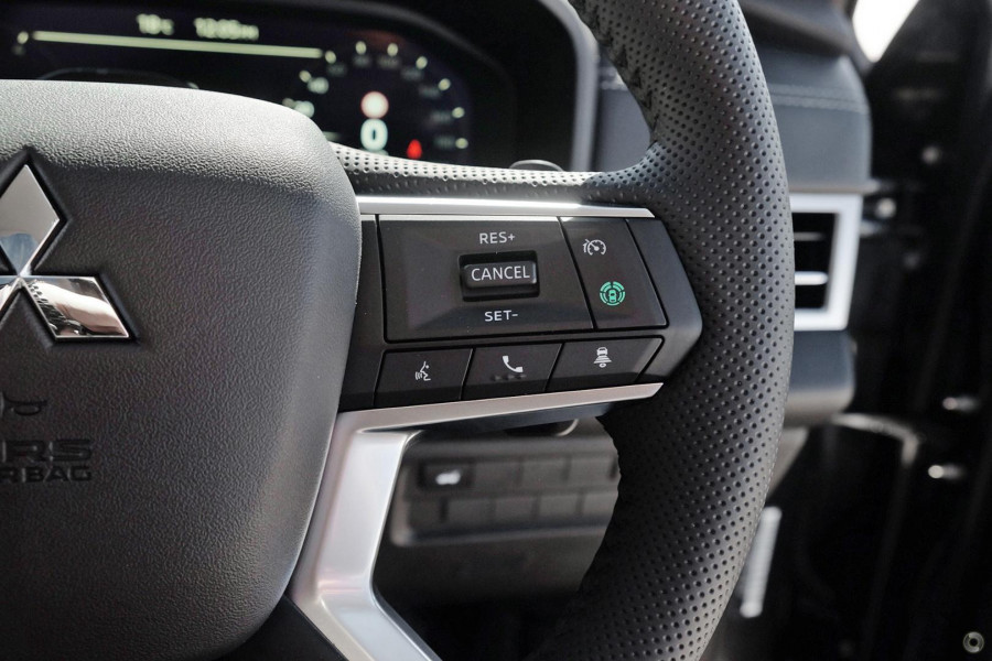 2025 Mitsubishi Outlander ZM Exceed SUV Image 13