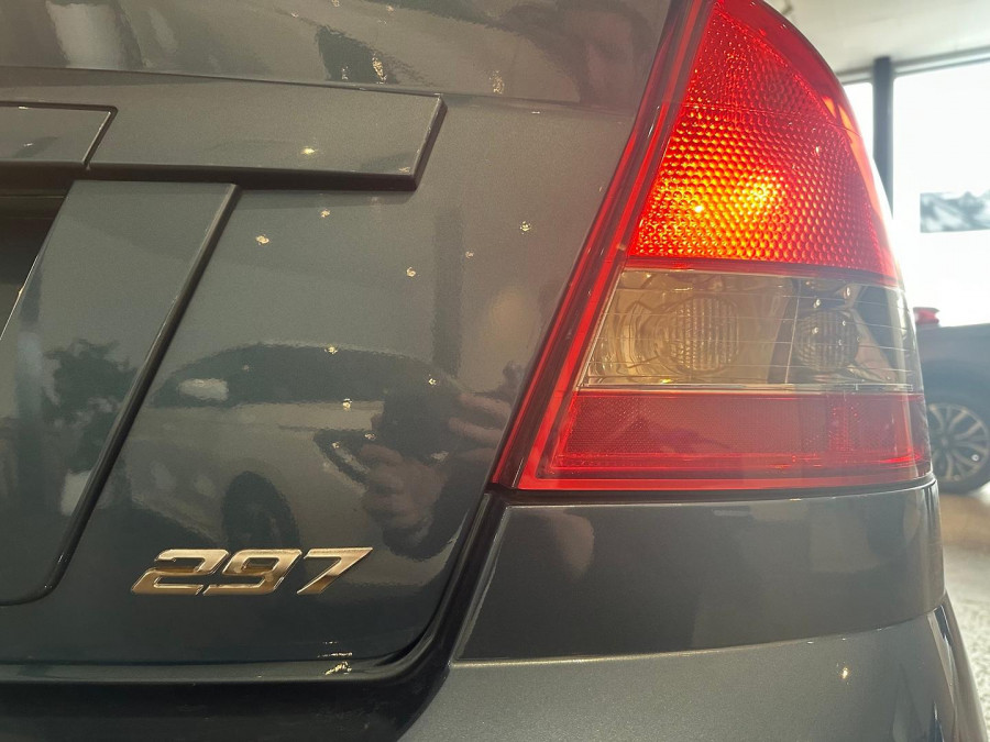 2005 HSV Senator Z  Sedan Image 6