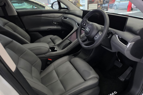 2025 MG IM6 S12L Platinum SUV Image 2