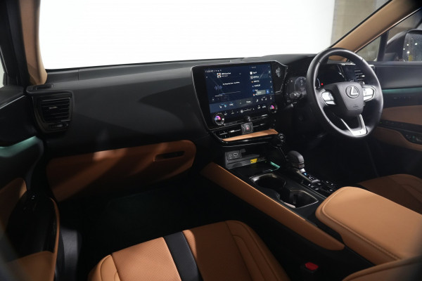 2025 Lexus NX NX450h+ F Sport SUV image 13