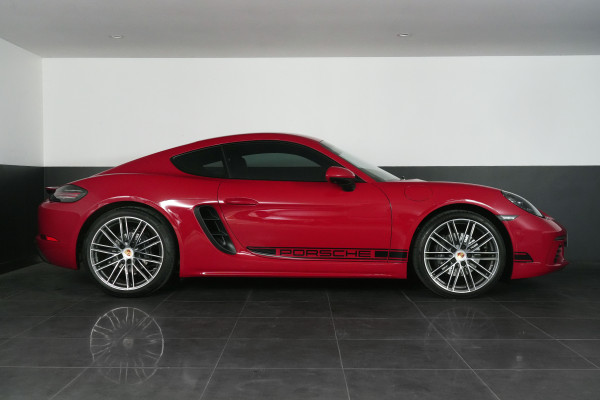 2024 Porsche 718 Cayman Coupe Image 25