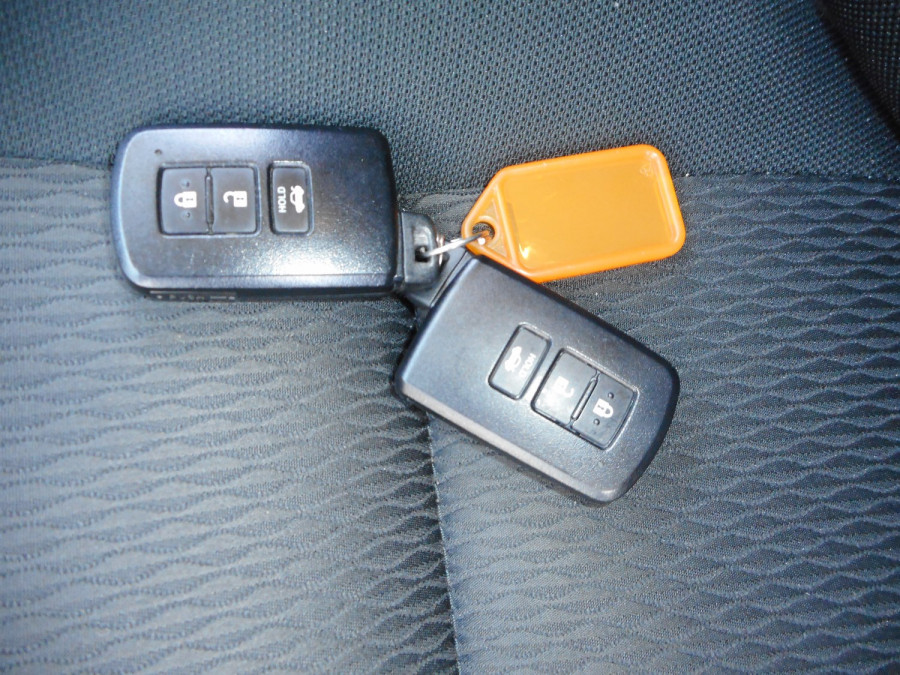 2014 Toyota Corolla ZRE172R SX Sedan Image 18