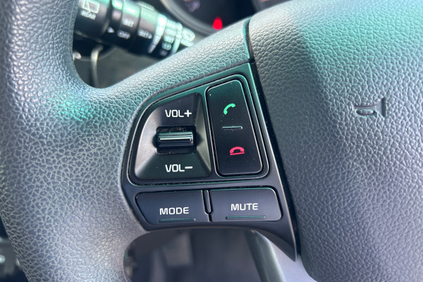 2015 Kia Rio UB S Hatch Image 23