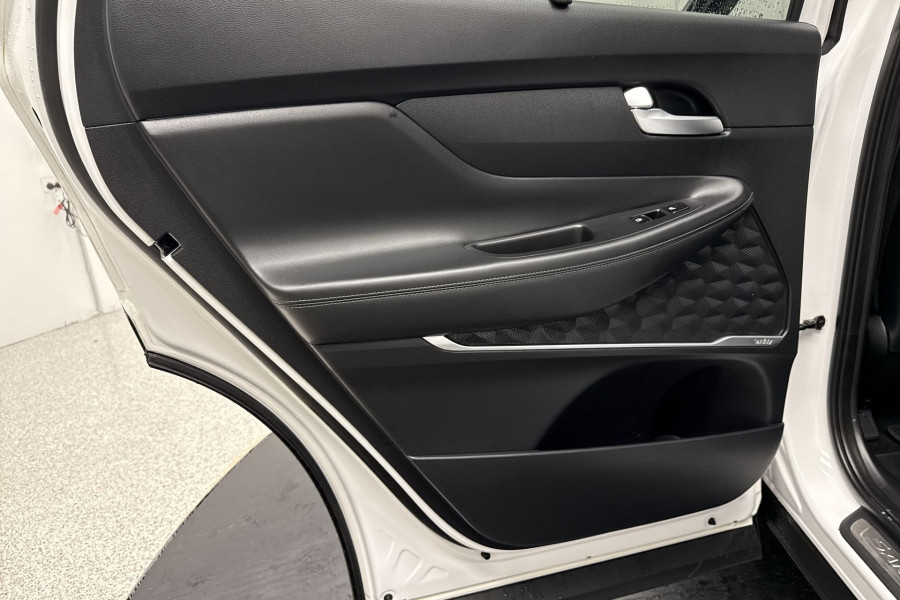 2020 Hyundai Santa Fe TM.2 Highlander SUV Image 15