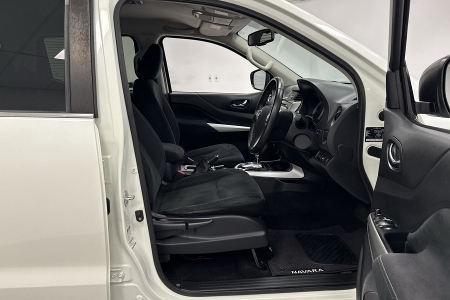 2018 Nissan Navara D23 Series 3 ST-X King Cab Pickup Image 19