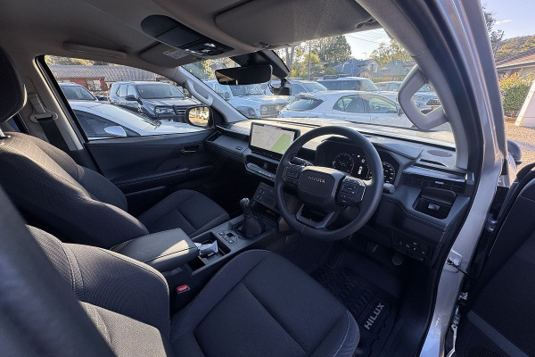 2025 Toyota HiLux GUN126R SR5 Ute Image 4