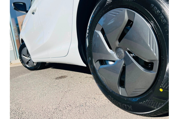 2026 MY25.5 MG MG3 ZP22 Vibe Hatch Image 3